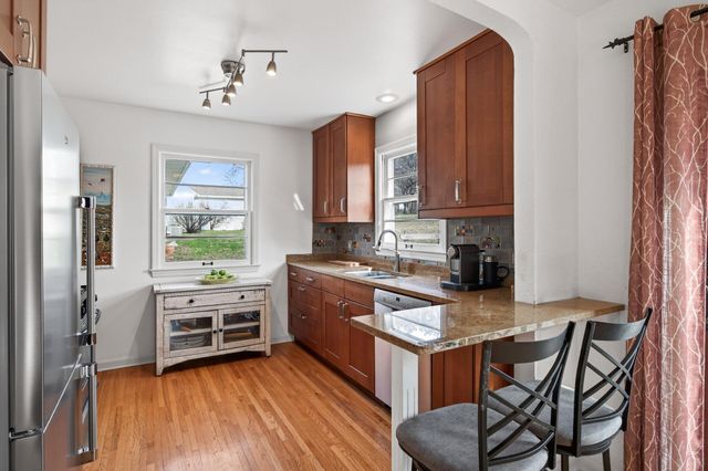 1890 Yorkshire Avenue, Saint Paul, MN 55116