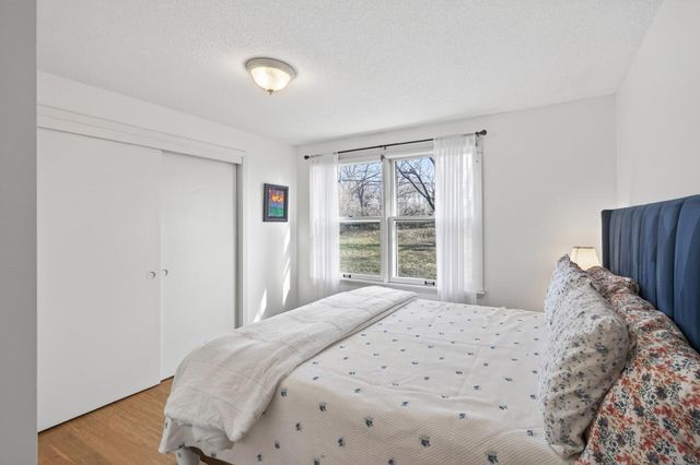 1890 Yorkshire Avenue, Saint Paul, MN 55116