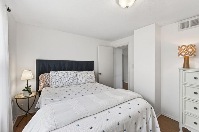 1890 Yorkshire Avenue, Saint Paul, MN 55116