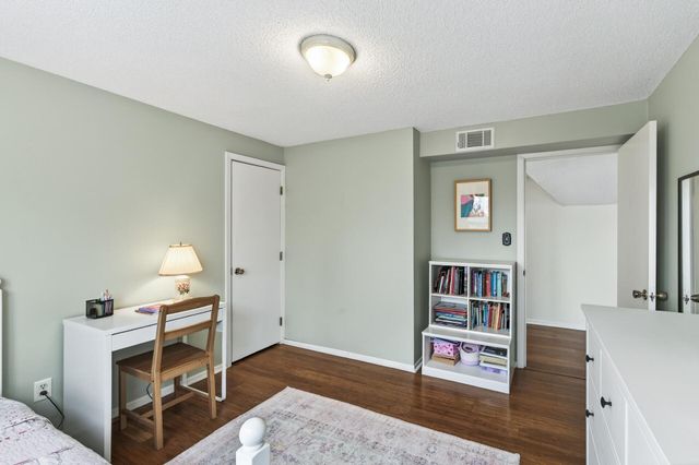 1890 Yorkshire Avenue, Saint Paul, MN 55116