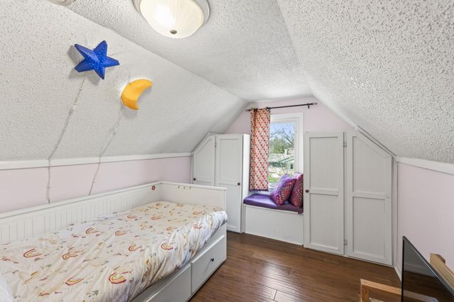 1890 Yorkshire Avenue, Saint Paul, MN 55116