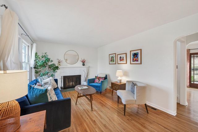 1890 Yorkshire Avenue, Saint Paul, MN 55116