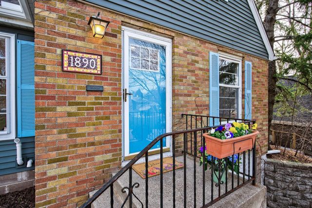 1890 Yorkshire Avenue, Saint Paul, MN 55116