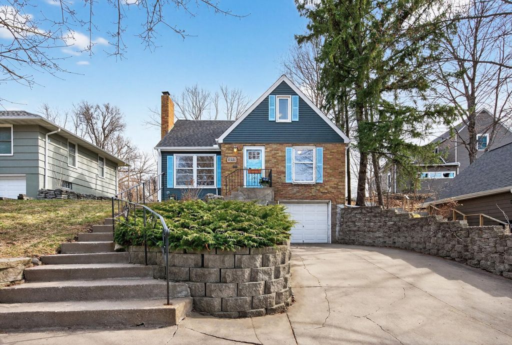 1890 Yorkshire Avenue, Saint Paul, MN 55116