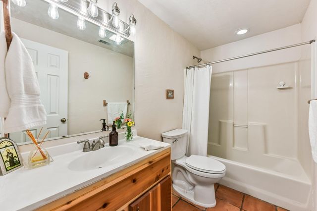 501 Oak Knob DR, Wimberley, TX 78676
