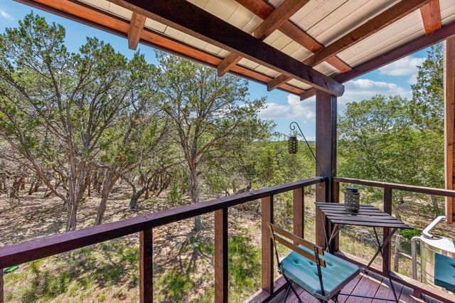 501 Oak Knob DR, Wimberley, TX 78676