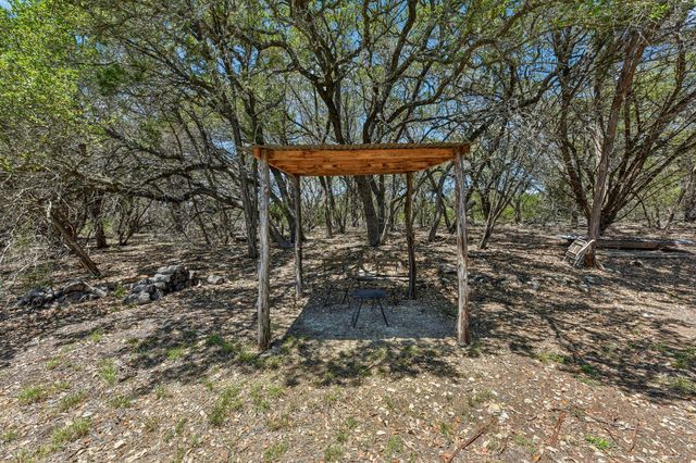 501 Oak Knob DR, Wimberley, TX 78676