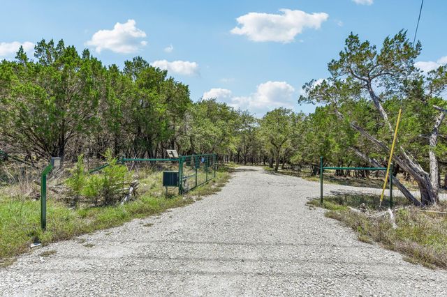 501 Oak Knob DR, Wimberley, TX 78676