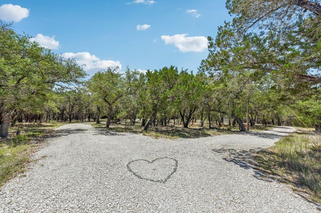 501 Oak Knob DR, Wimberley, TX 78676