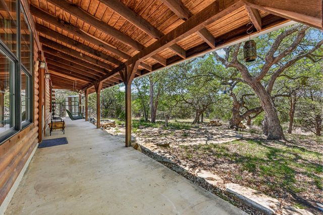 501 Oak Knob DR, Wimberley, TX 78676