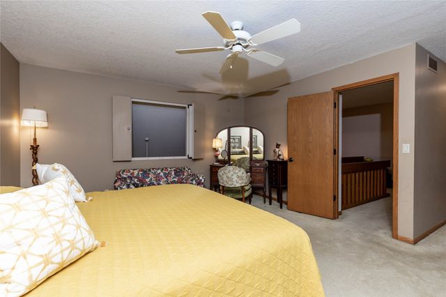 7361 Hyperion Pointe Drive, Johnston, IA 50131