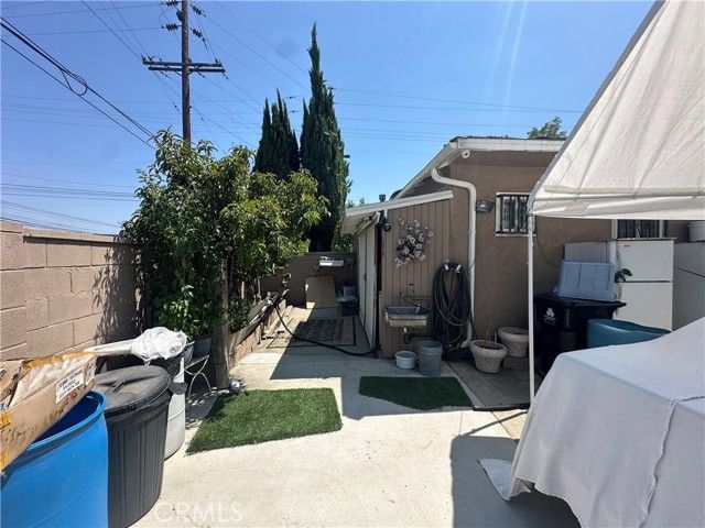 10673 Saticoy Street, Sun Valley (los Angeles), CA 91352
