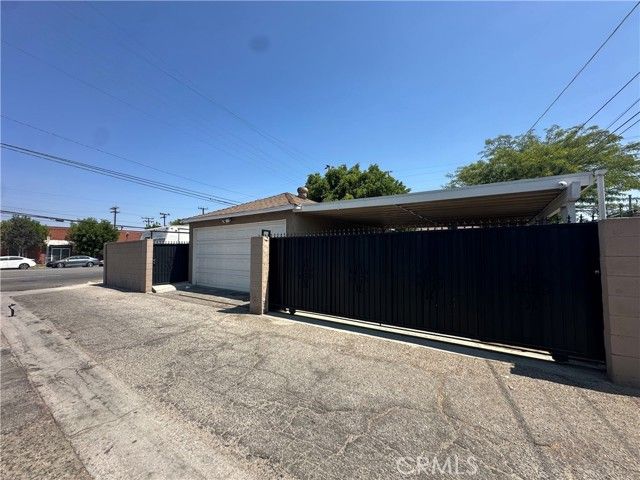 10673 Saticoy Street, Sun Valley (los Angeles), CA 91352