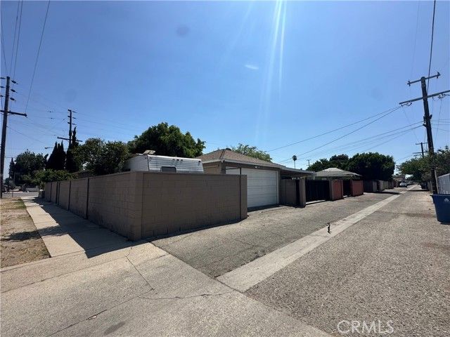 10673 Saticoy Street, Sun Valley (los Angeles), CA 91352