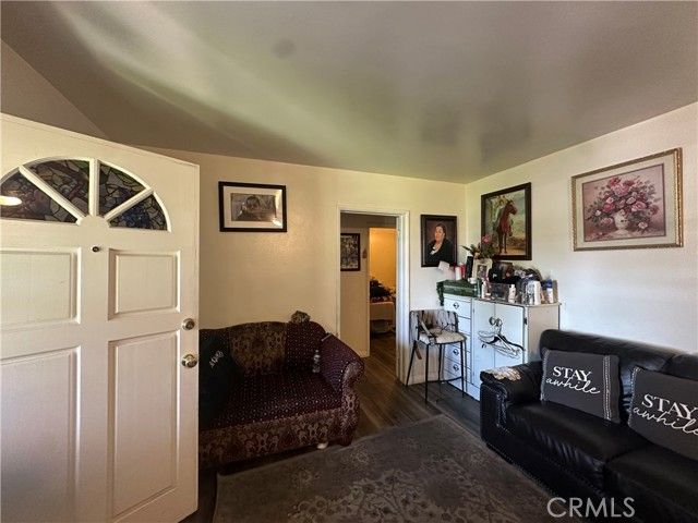10673 Saticoy Street, Sun Valley (los Angeles), CA 91352