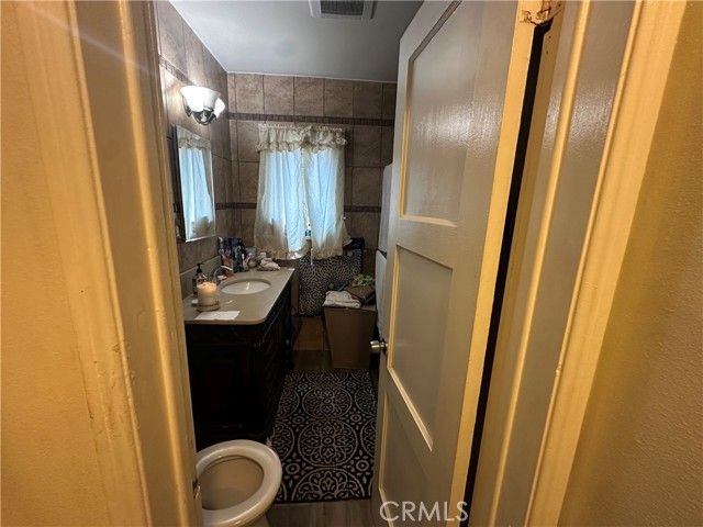 10673 Saticoy Street, Sun Valley (los Angeles), CA 91352