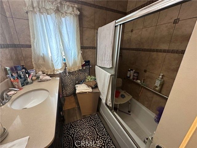 10673 Saticoy Street, Sun Valley (los Angeles), CA 91352