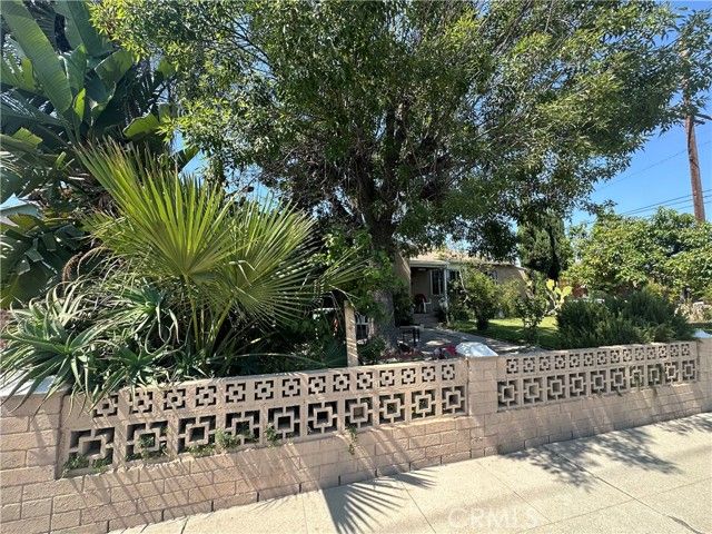 10673 Saticoy Street, Sun Valley (los Angeles), CA 91352