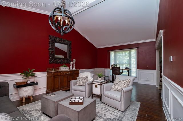689 Woodfield Way, Rochester Hills, MI 48307