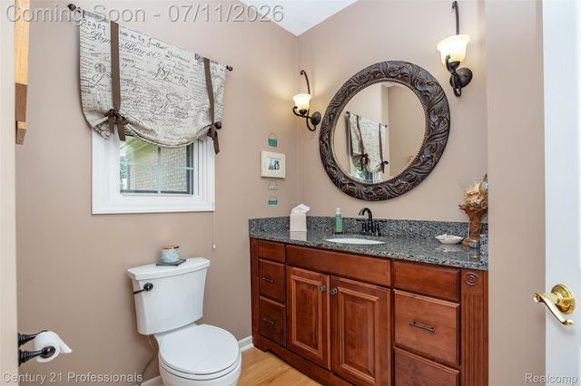 689 Woodfield Way, Rochester Hills, MI 48307