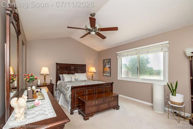 689 Woodfield Way, Rochester Hills, MI 48307