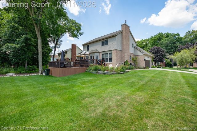 689 Woodfield Way, Rochester Hills, MI 48307