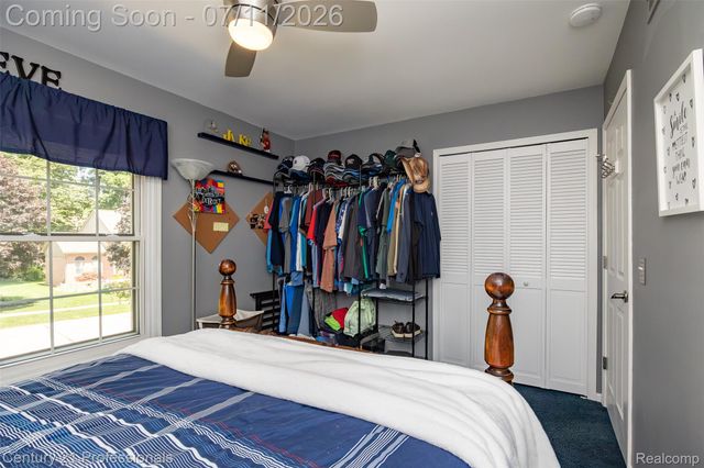689 Woodfield Way, Rochester Hills, MI 48307