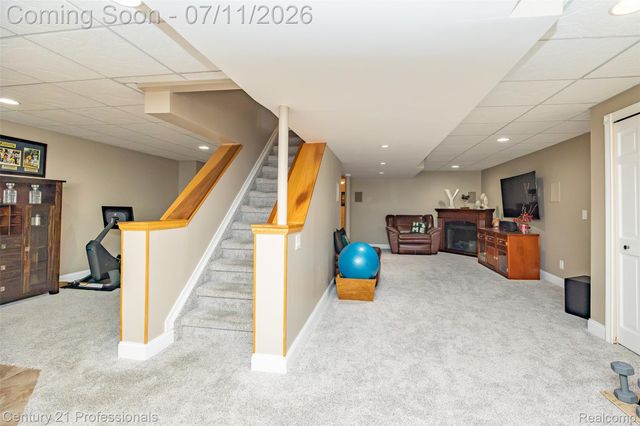 689 Woodfield Way, Rochester Hills, MI 48307