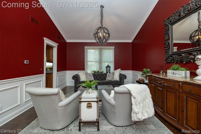 689 Woodfield Way, Rochester Hills, MI 48307