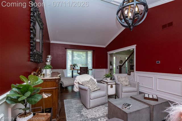 689 Woodfield Way, Rochester Hills, MI 48307