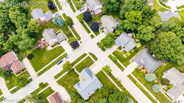 689 Woodfield Way, Rochester Hills, MI 48307
