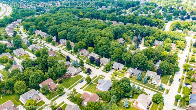 689 Woodfield Way, Rochester Hills, MI 48307