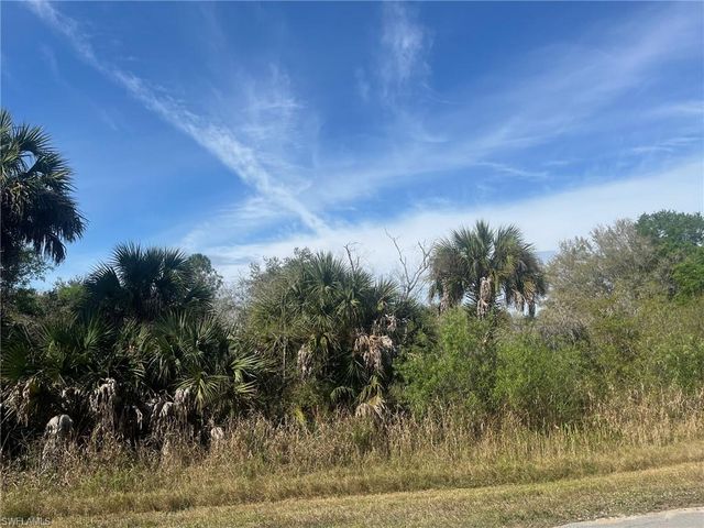 18th ST NE, Naples, FL 34120