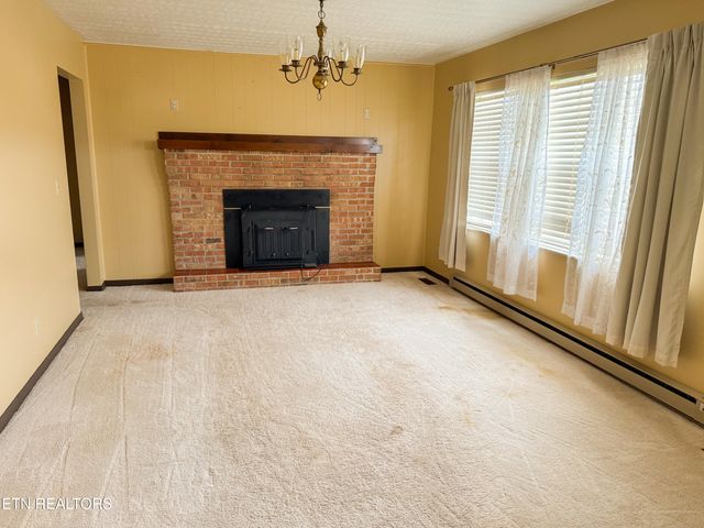 253 Lincoln Drive, Harrogate, TN 37752
