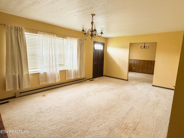 253 Lincoln Drive, Harrogate, TN 37752