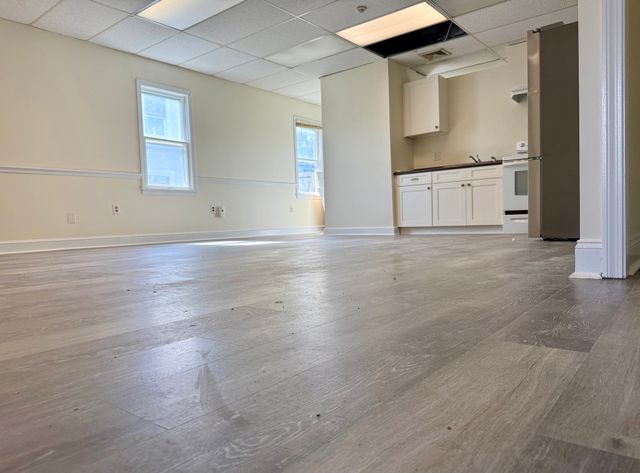 19 Central B, Norwood, MA 02062