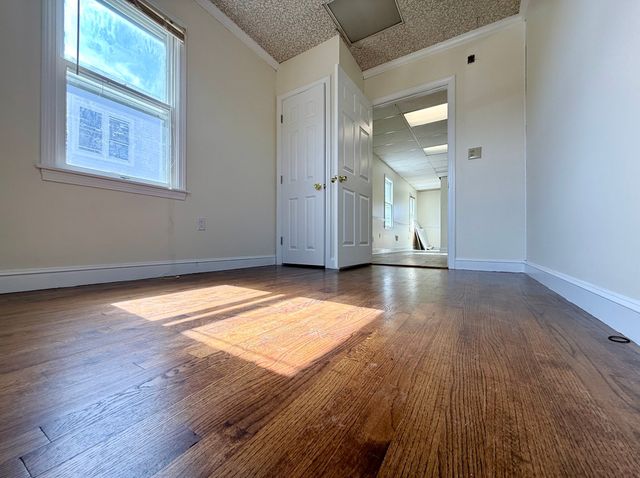 19 Central B, Norwood, MA 02062