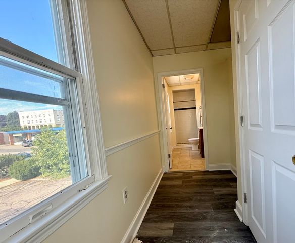 19 Central B, Norwood, MA 02062