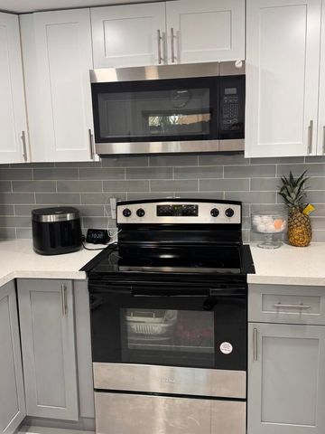 2364 S Haverhill Road, West Palm Beach, FL 33415