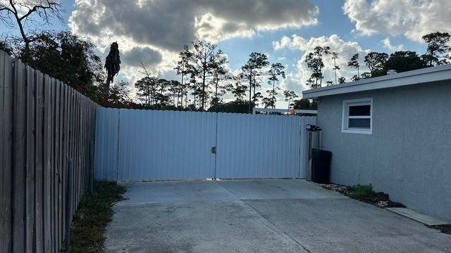 2364 S Haverhill Road, West Palm Beach, FL 33415