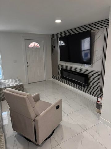 2364 S Haverhill Road, West Palm Beach, FL 33415