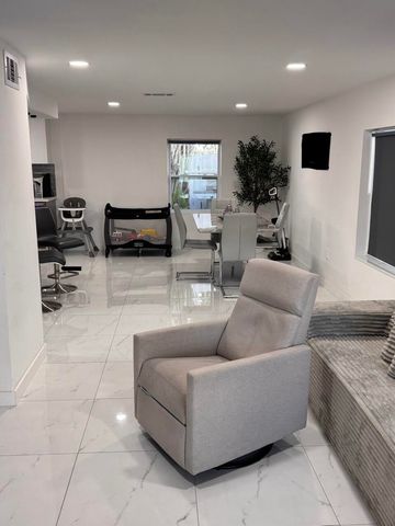 2364 S Haverhill Road, West Palm Beach, FL 33415