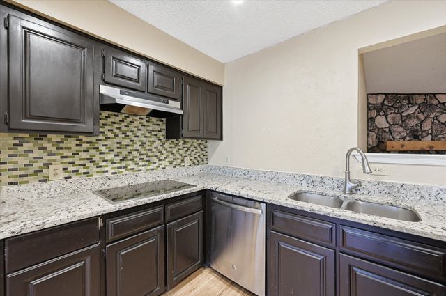 1503 N Fielder Road, Arlington, TX 76012