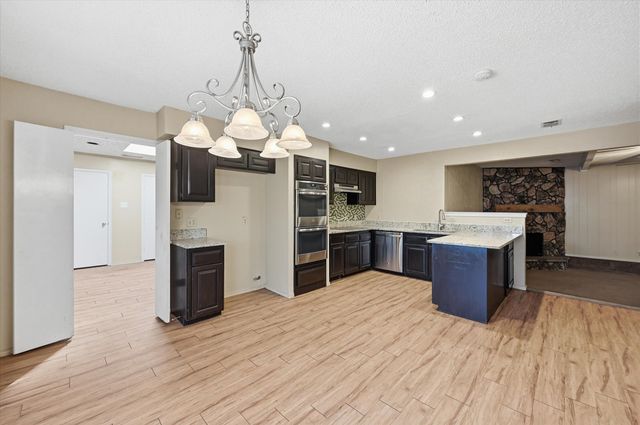 1503 N Fielder Road, Arlington, TX 76012