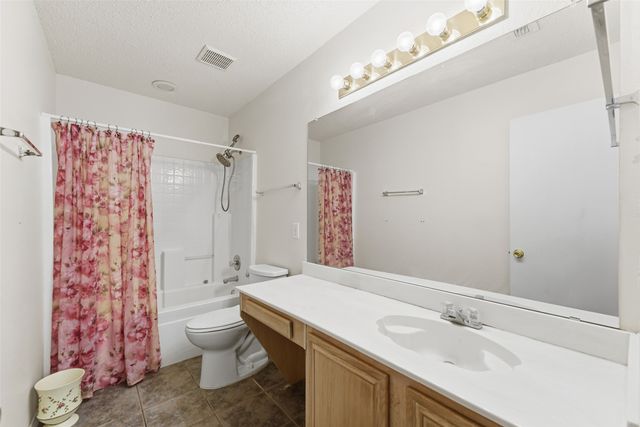 837 Applewood Drive, Cedar Hill, TX 75104