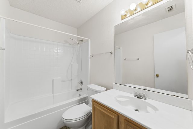 837 Applewood Drive, Cedar Hill, TX 75104