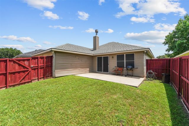 837 Applewood Drive, Cedar Hill, TX 75104