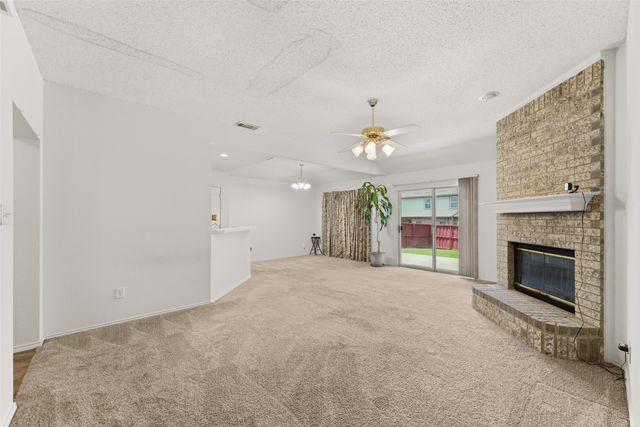 837 Applewood Drive, Cedar Hill, TX 75104