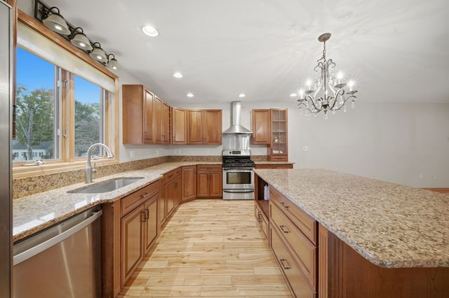 9 Myopia Rd, Stoneham, MA 02180