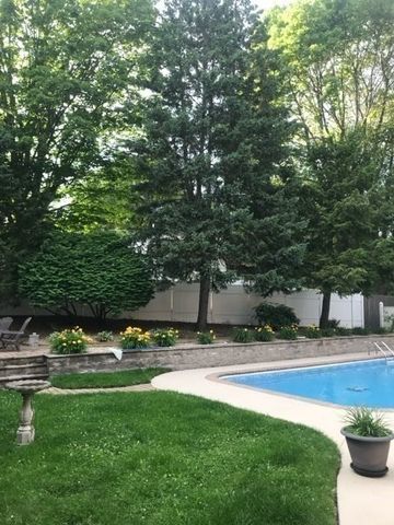 9 Myopia Rd, Stoneham, MA 02180